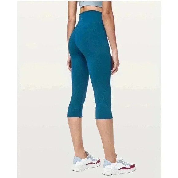 Lululemon In Movement Crop Everlux Deep Marine Blue Size 6 - Picture 1 of 10